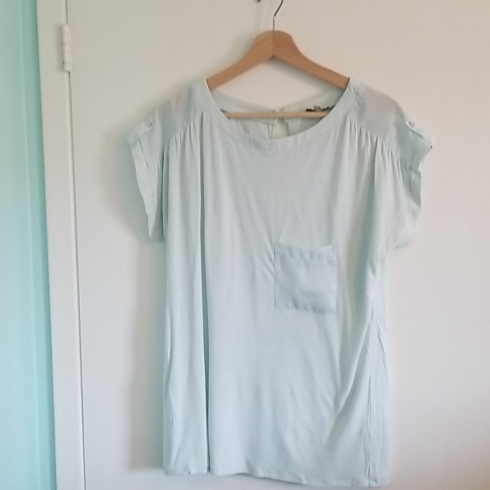 Short sleeve top